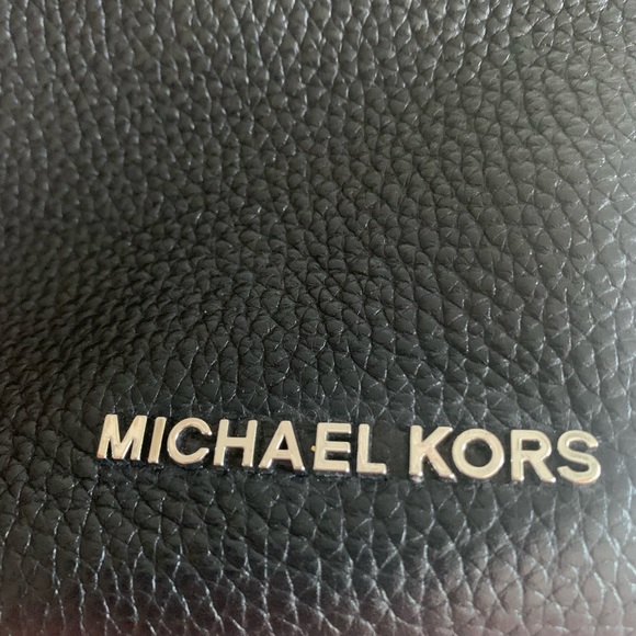 Michael Kors $329 Alaina small pebbled leather bucket bag - Picture 9 of 16